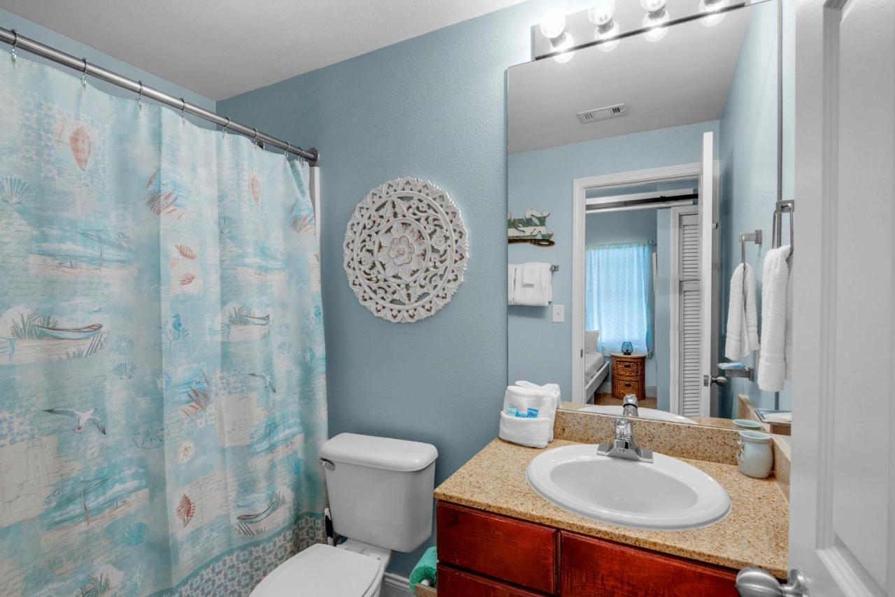 Laketown Wharf 1627 Holiday home